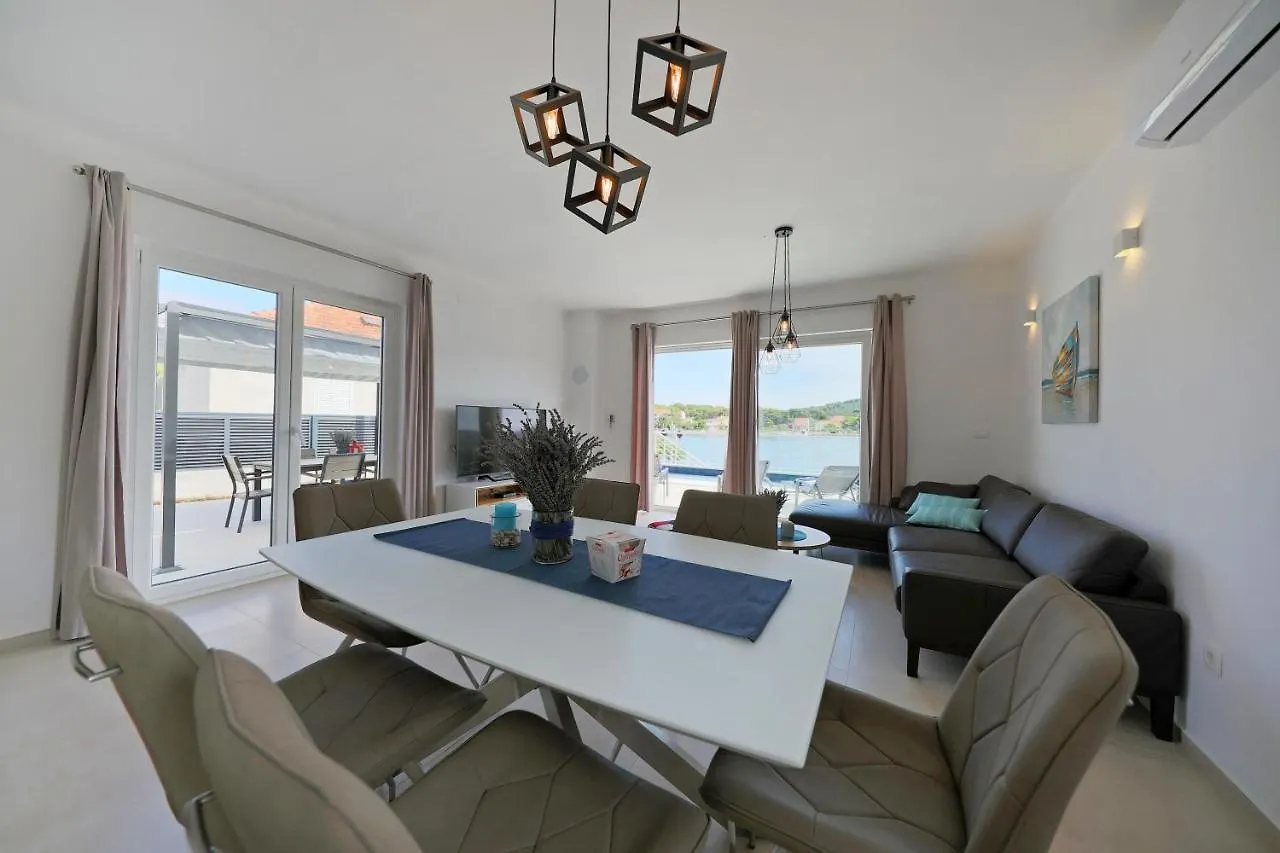 Villa Lapis Veli Rat Kroatien